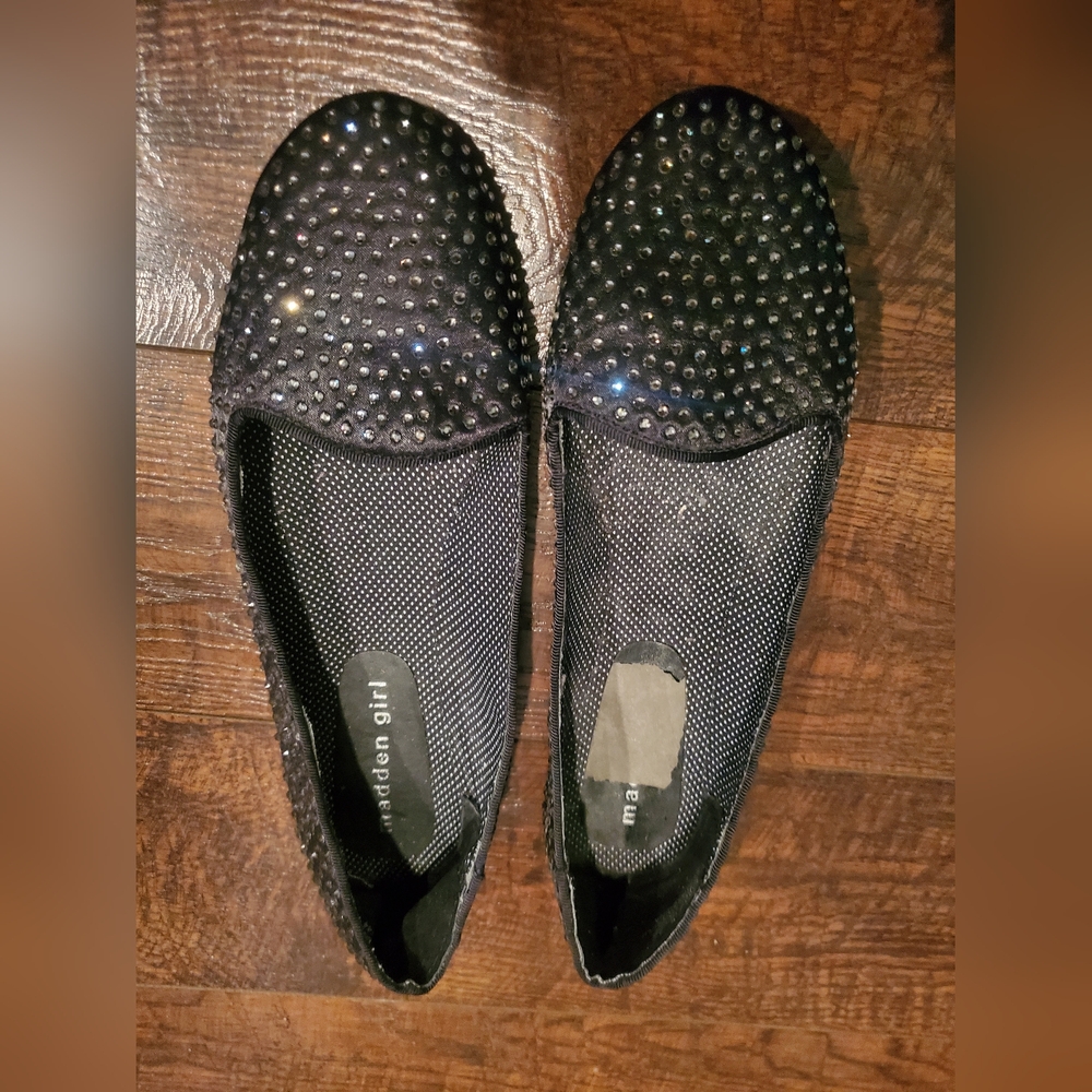 Like New Madden Girl sparkle flats size 8.5 with rhinestones